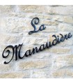 Nom de maison • Fer forgé • 330mm et 124mm • caractères en French Script